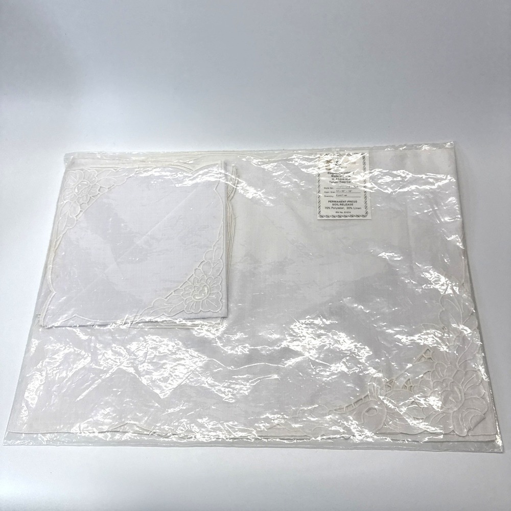 Vintage Sunham Placemats & Napkin White Floral Embroidered‎ 8 Piece Set